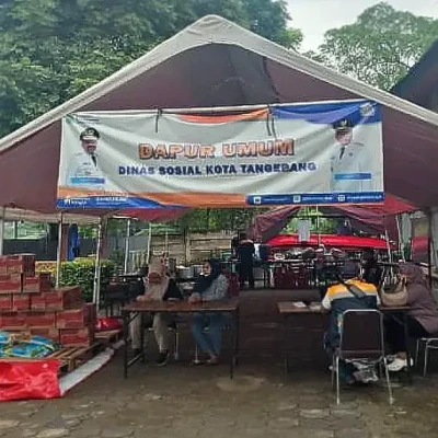 Dinsos Kota Tangerang Operasikan Dapur Umum untuk Pengungsi Banjir, Siapkan Sahur dan Buka Puasa