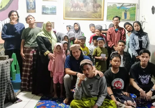 Kelompok Penyanyi Jalanan Rangkasbitung: Pengajian Rutin dan Dukungan Positif untuk Anak-Anak Jalanan