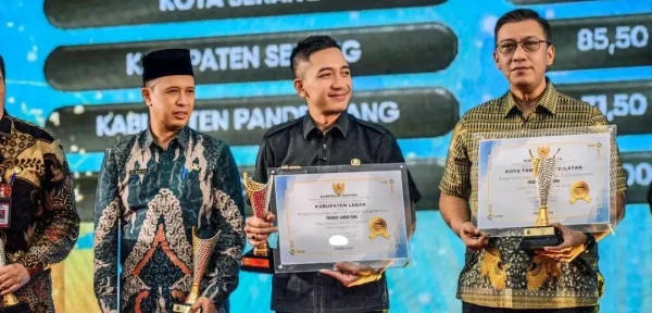 Lebak Ukir Prestasi di Pendopo Gubernur, Bupati Hasbi Raih Apresiasi Pengelolaan Keuangan Daerah