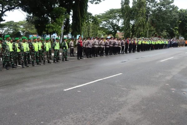 Wakapolres Lebak Pimpin Apel Kesiapan Pengamanan Malam Tahun Baru 2023 di Alun-alun Rangkasbitung
