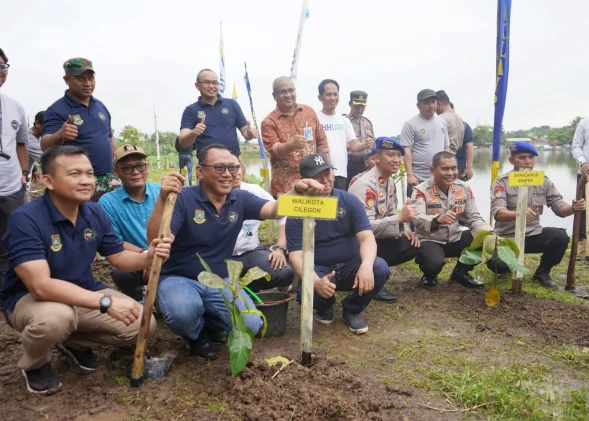 Peringati Hari Peduli Sampah Nasional, 1.000 Pohon Ditanam di Rawa Arum