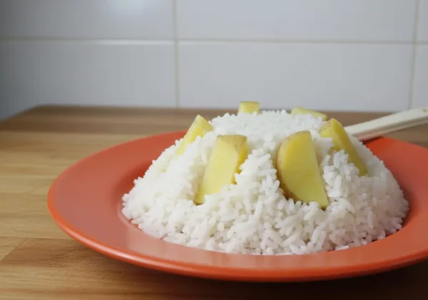 Kentang Penyelamat Nasi Kelembekan? Ini Dia Faktanya!